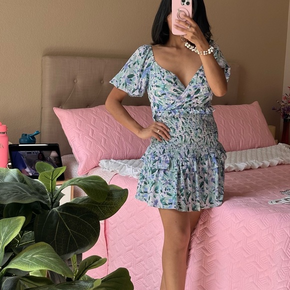 Puff sleeves mini dress - Picture 1 of 4